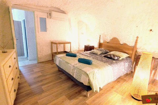 chambre1-2608D72C7-93AC-F5A7-7F80-FDC9833F3032.jpg